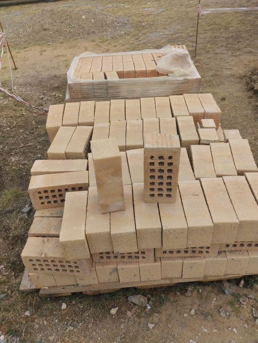 Продам кирпичи новые