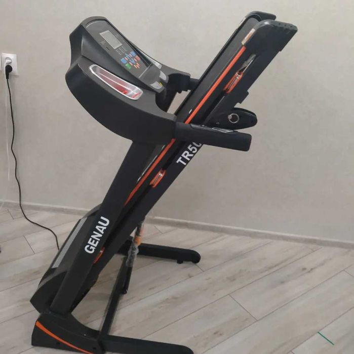 Продам беговую дорожку GENAU TR50