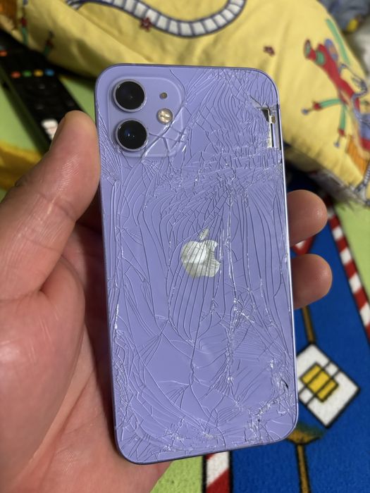 Iphone 12  spate spart 128g