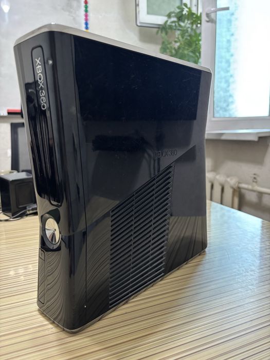 Xbox 360 Black с джойстиками