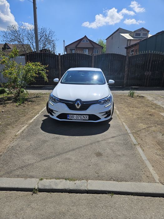 Vând renault megane4 sedan 2025