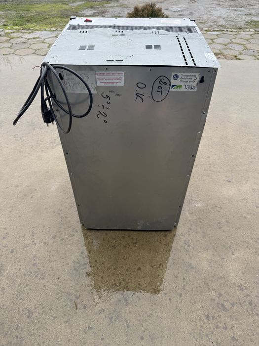 Малка хладилна витрина с вентилатор