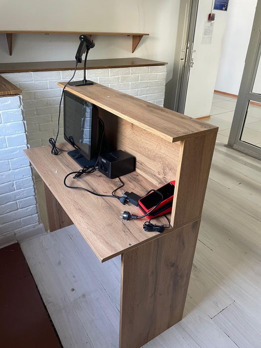 Продаю манекены, ресепшен,зеркало, рейлы