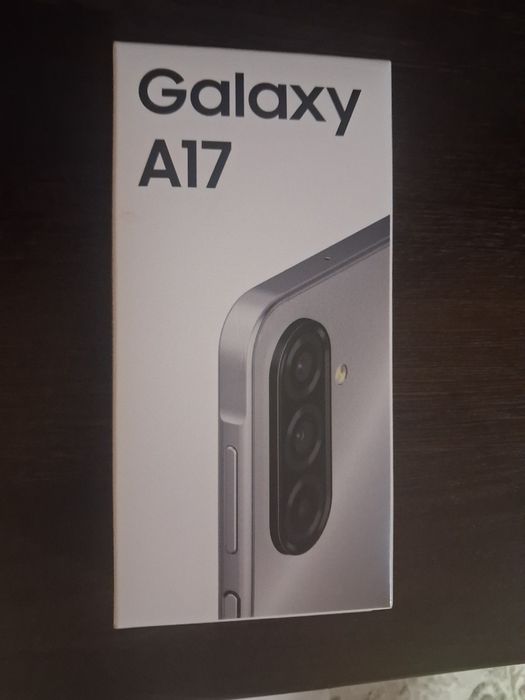 Продам смартфон Самсунг А 17,