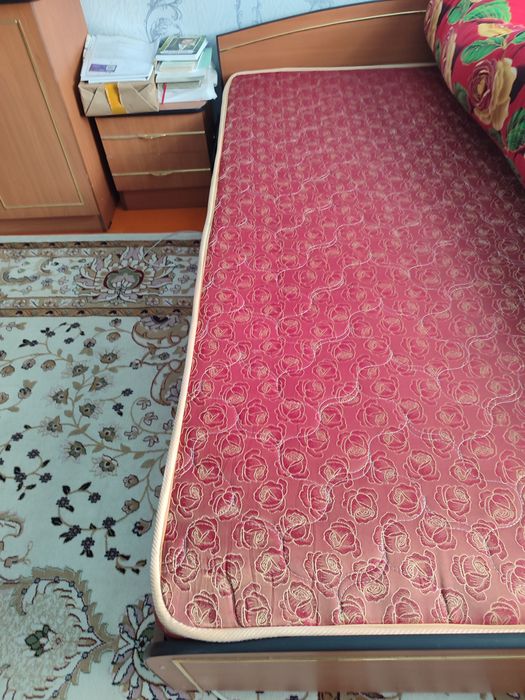 Спальный гарнитур б/у