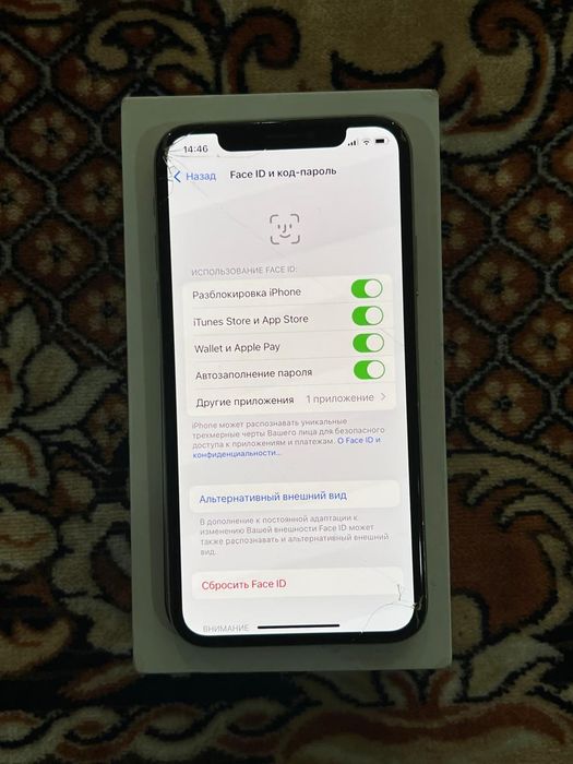 Продам айфон x в хорошем состоянии