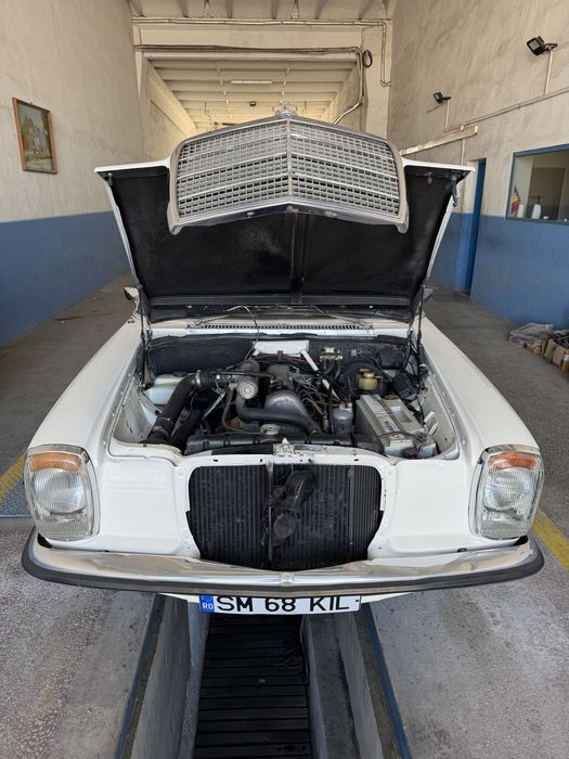 Mercedes Benz 200D W115 Bot de Cal - 1968  -