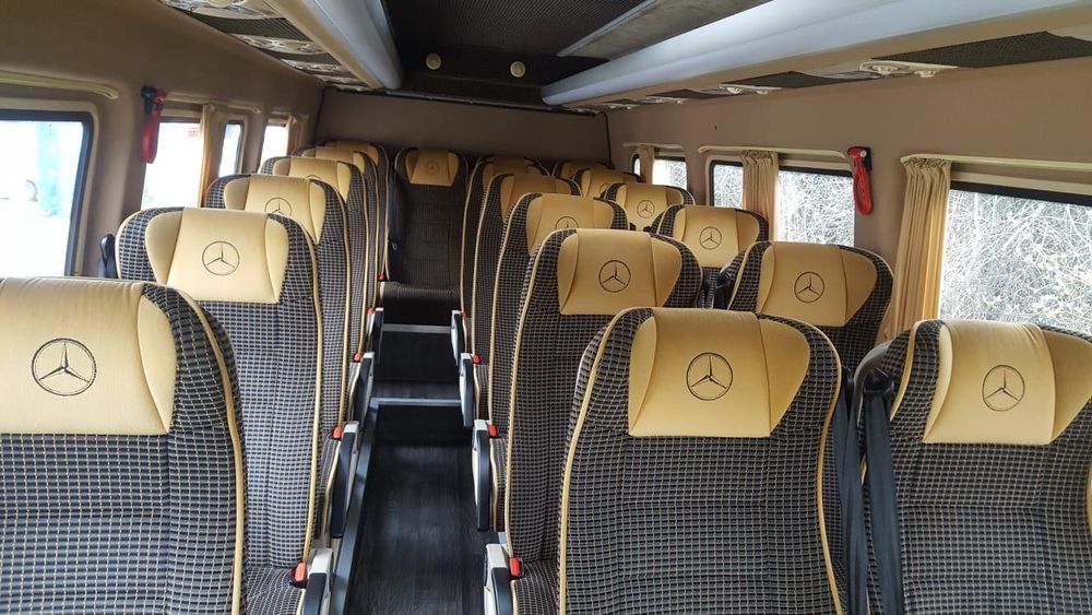 Inchiriere auto Autocare, Microbuze, Van 8 locuri