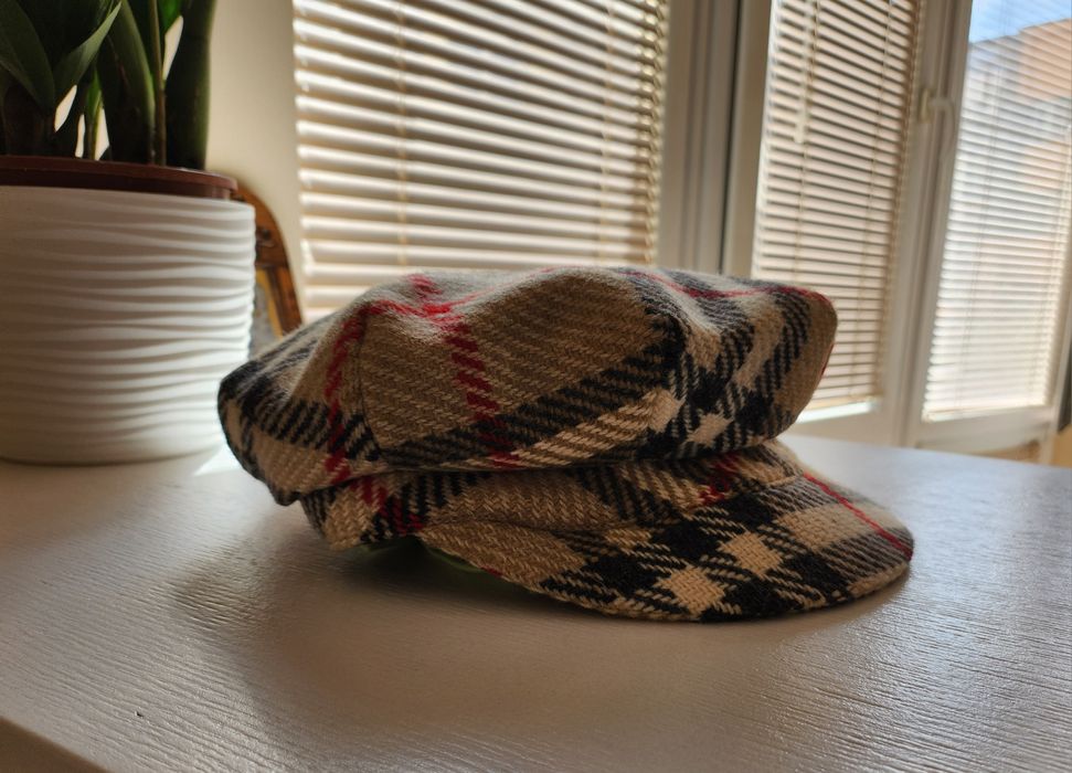 Barberry каскет, носен броени пъти.Л-размер