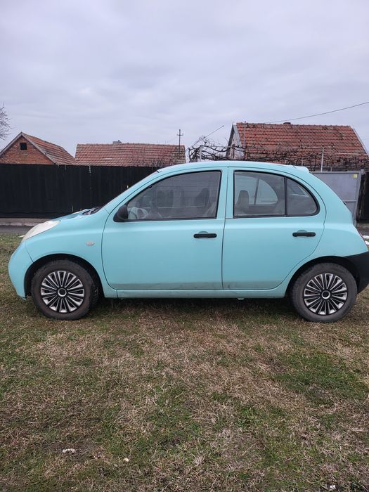 Vând Nissan Micra