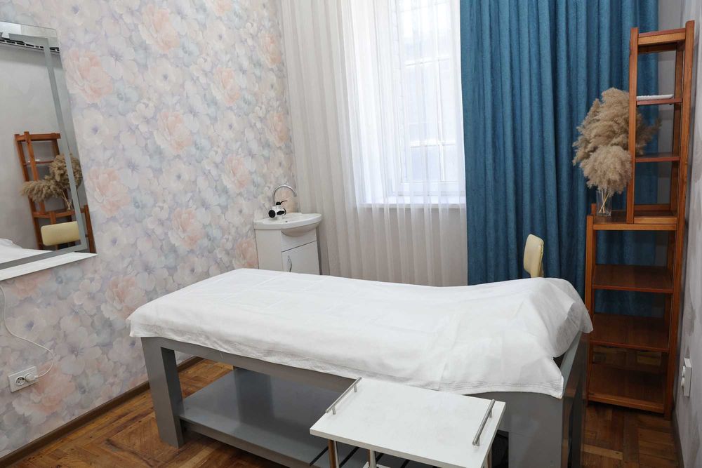 Аренда кабинета в элитном центре косметологии.