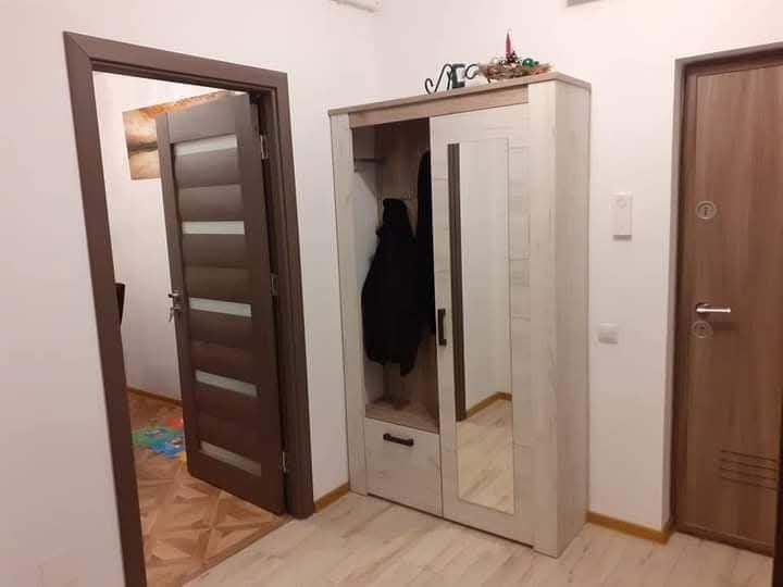 Proprietar vand apartament modern plus loc de parcare subteran