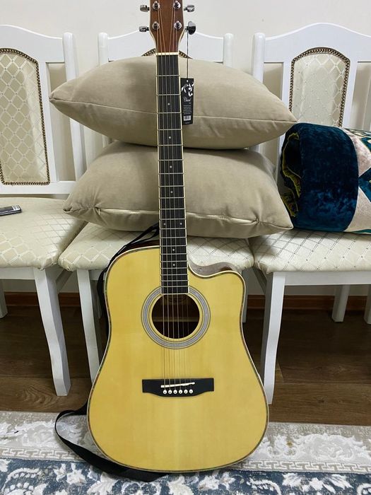 Акустическая гитара Chard новый