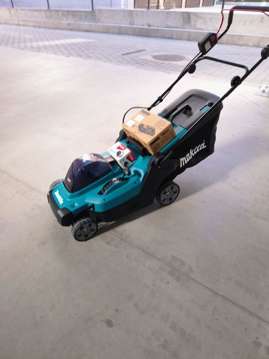 Безжична косачка за трева makita