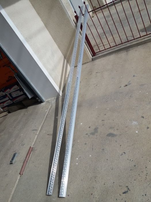 Profil aluminiu,treapta rotund,natur 3m lungime.NOU.Pret.50 lei.