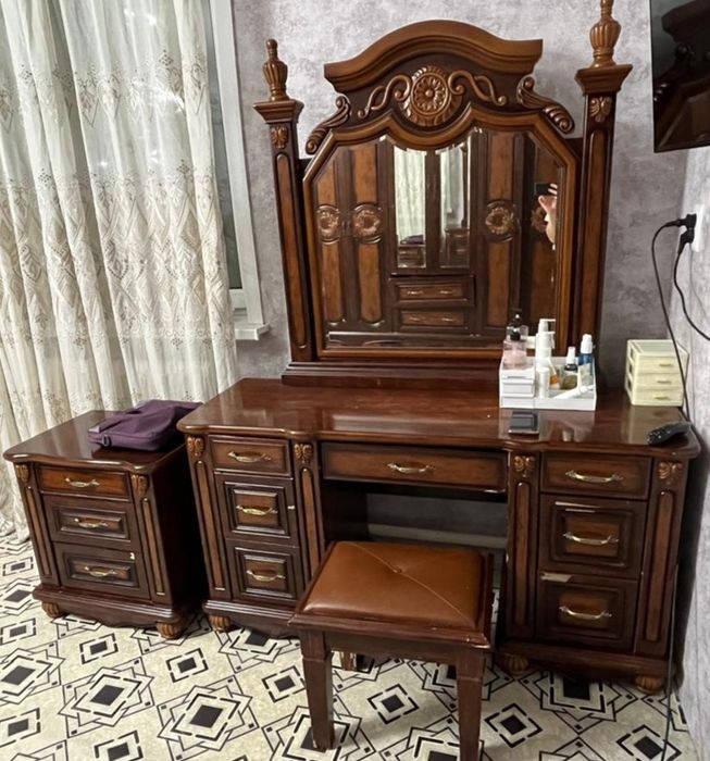 Спальный гарнитур