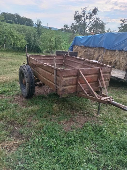 Vand remorcă de lucru