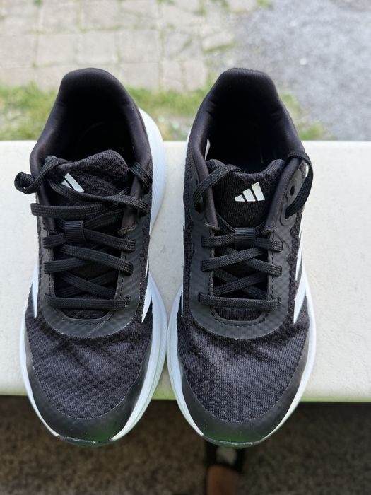 Продавам детски маратонки ADIDAS