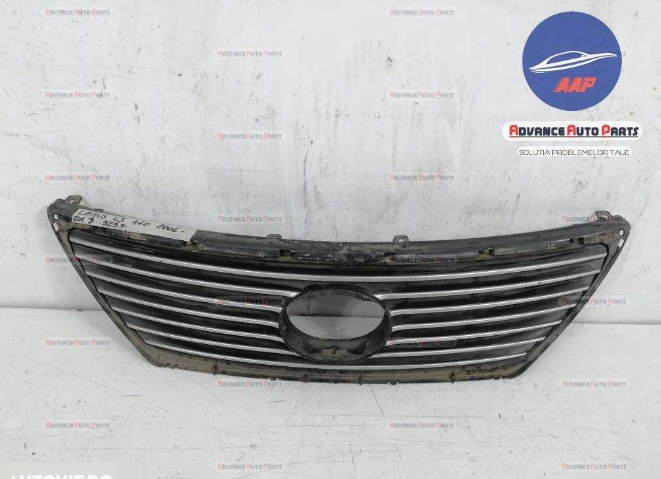 Лексус ЛС 4 / Lexus LS 4 Оригинална централна решетка в добро състояни