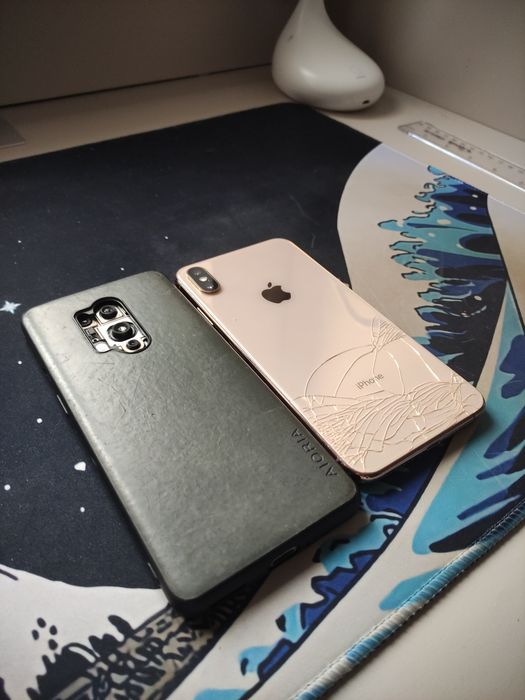 Iphone xs max and oneplus 8 pro
