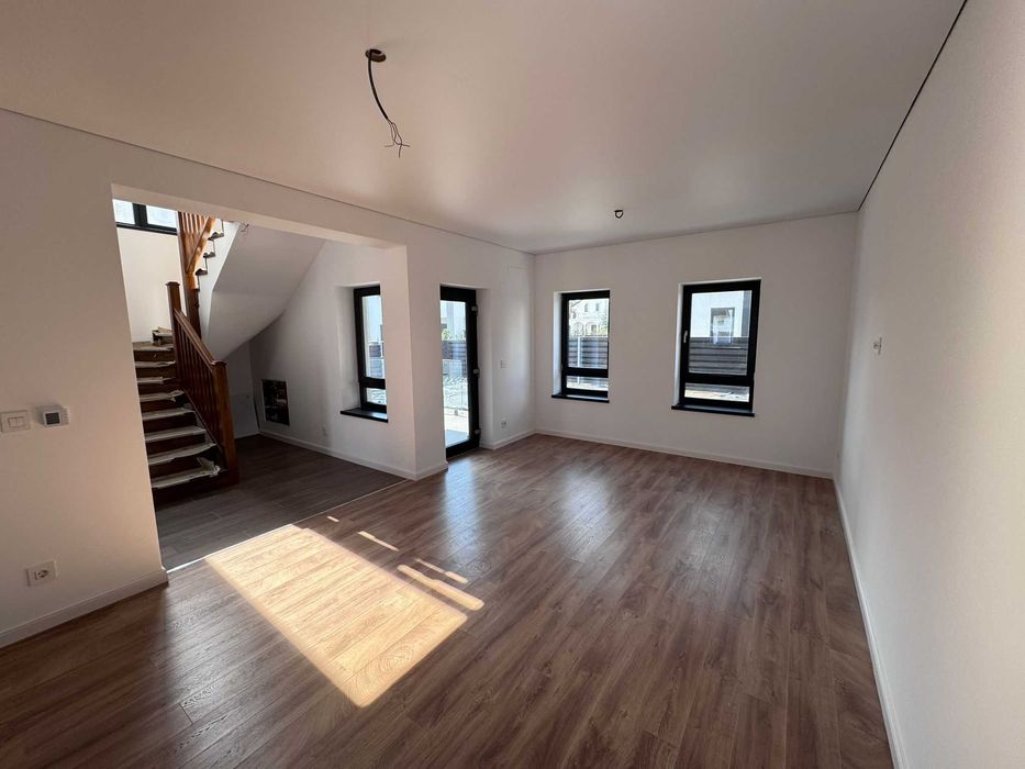 Casa duplex/insiruita