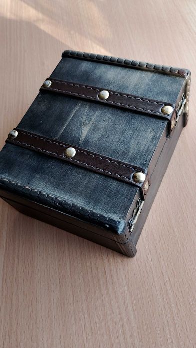 Винтидж дървена кутия за бижута