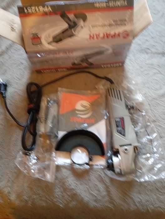 Продам болгарку новую.