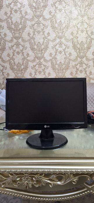 LG монитор сотилади 400 минг