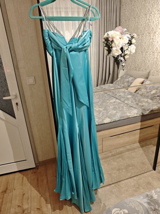 Официална сатенена рокля от бутик La sposa