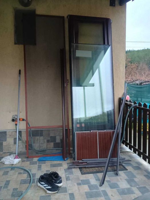 Дограма с прозорци и комарник (безплатно)