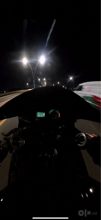 Yamaha R1 1000cc