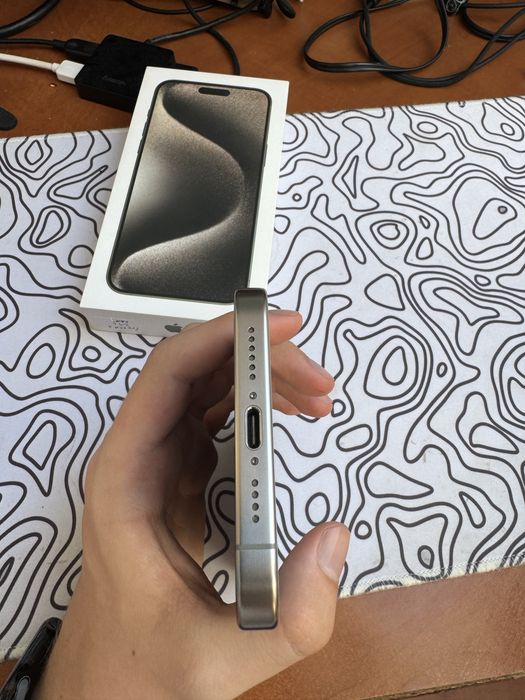 iPhone 15 Pro Max (256GB) – Natural Titanium