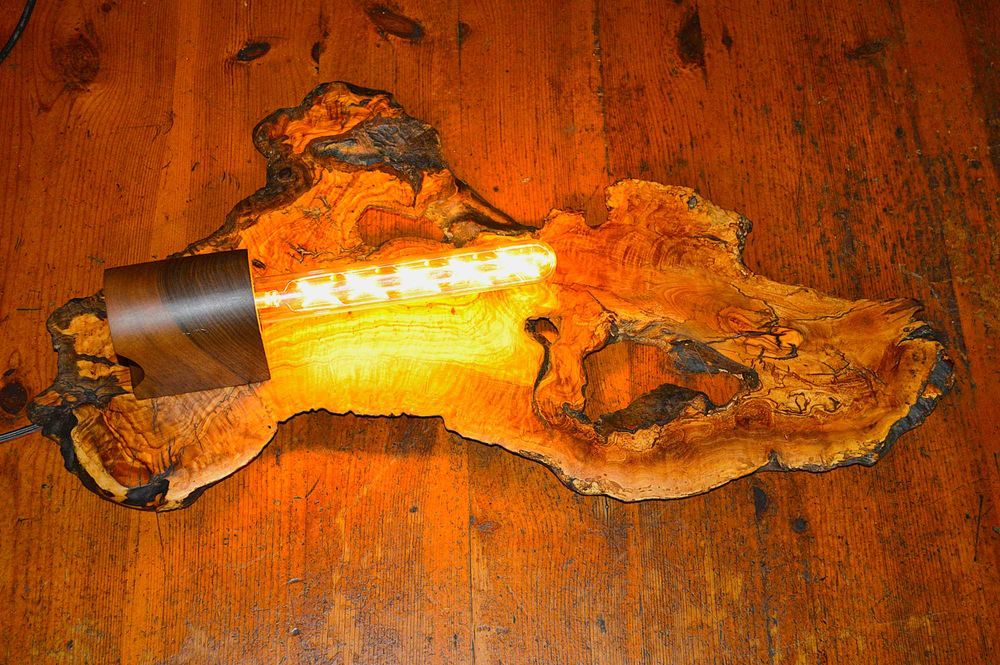 Страхотни дизайнерски лампи от маслиново дърво