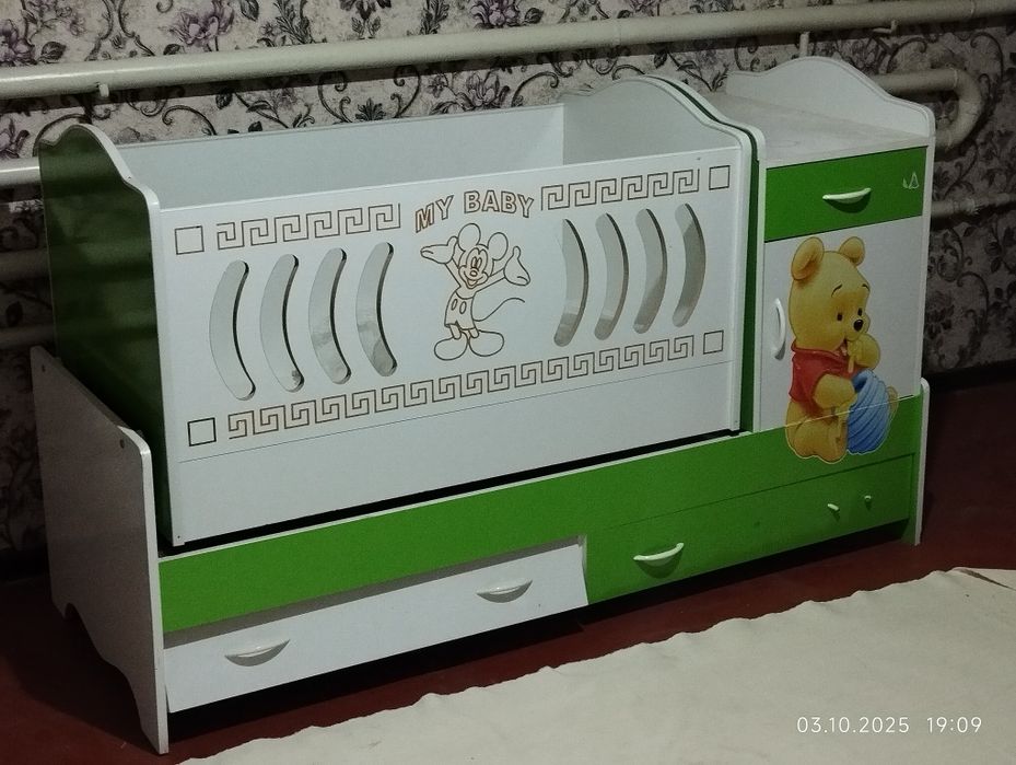 Детская мебель — кроватка + шкаф (комплект)

Продаётся комплект детско