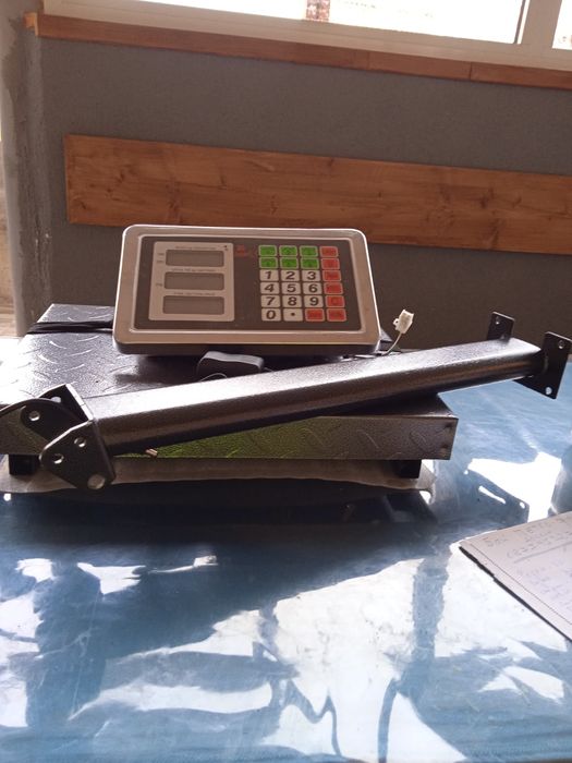 Електронен платформен кантар до 100 килограма