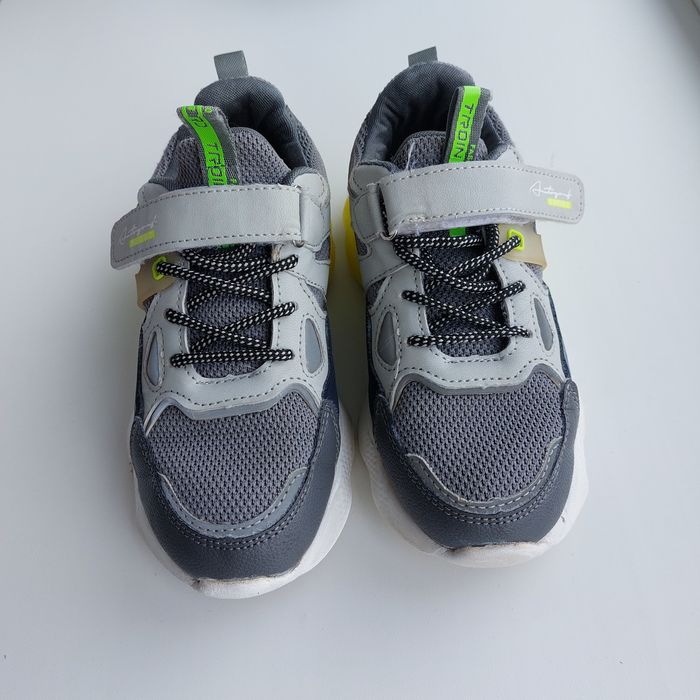 Продам кросы размер 34