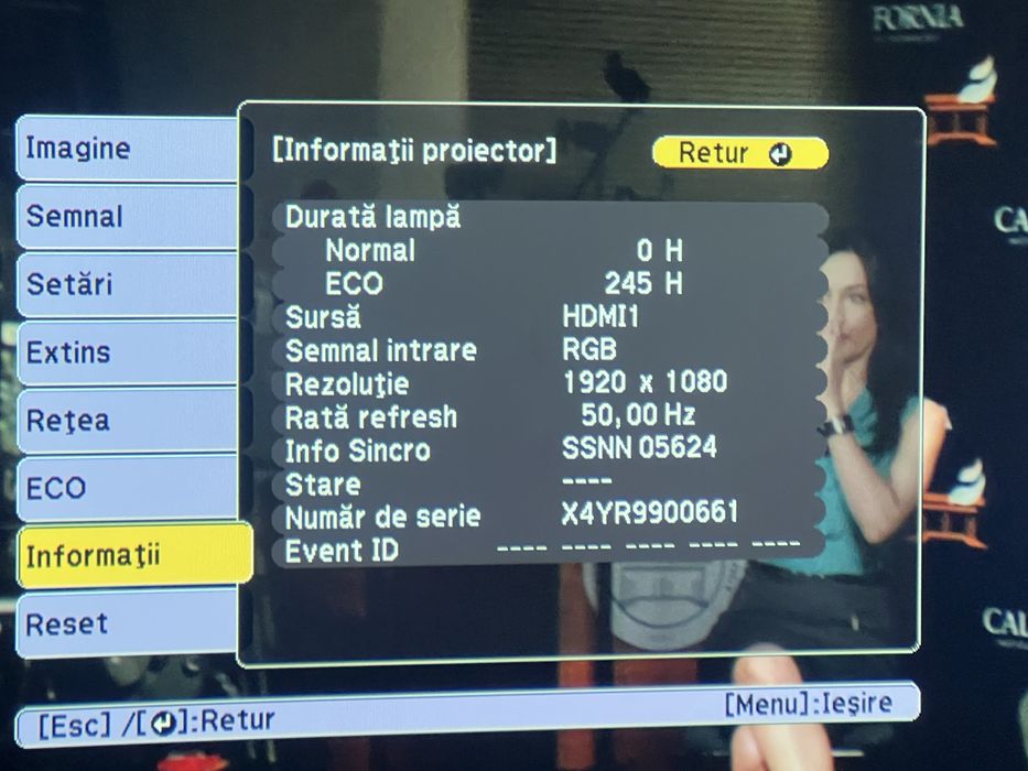 Vând ecran Video Proiector Elite Screens 100 inch