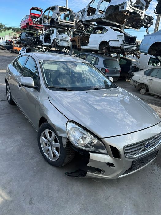 Dezmembram Volvo S60 2012 1.6 tdci D4162T Manual