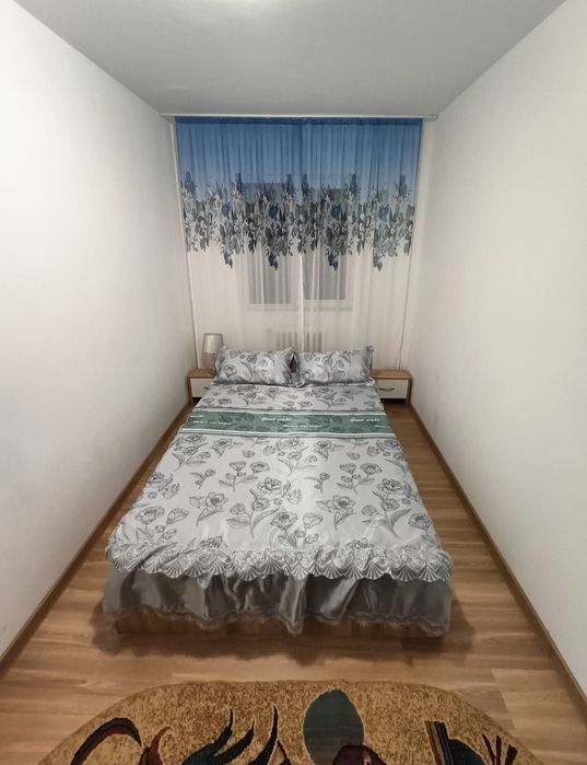 PF închiriez apartament cu 3 camere în Mănăștur