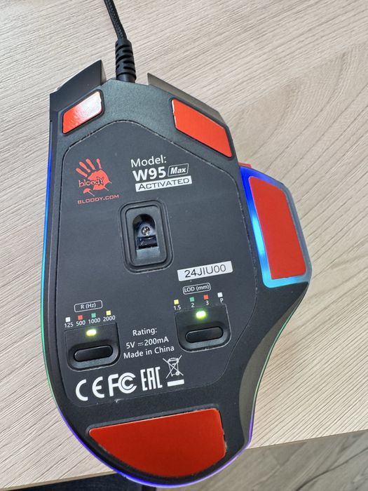 Продам мышку игровую