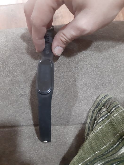 Часы сенсарные черного цвета