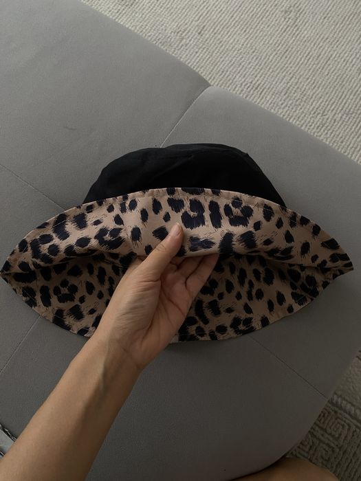 Продам шапки, кепки в подарок