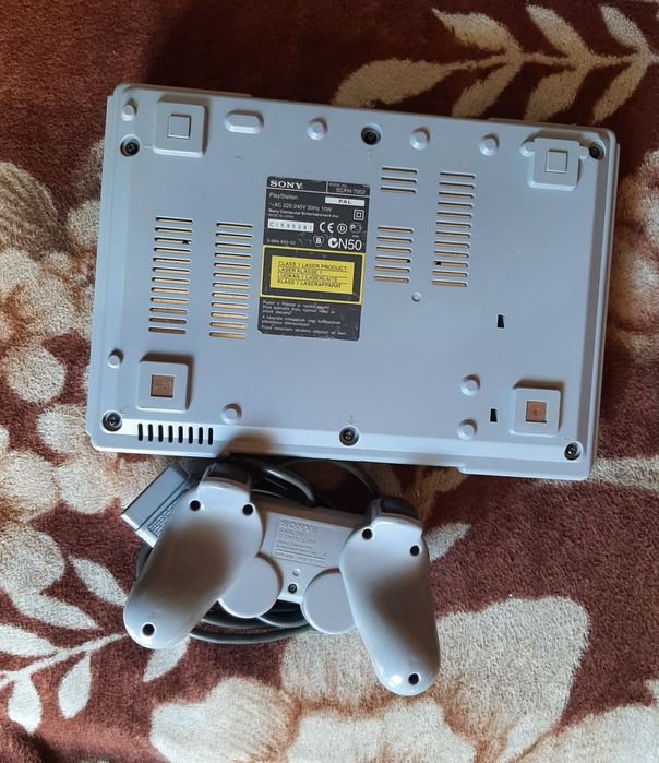 Vând Playstation one 1 în stare bună ps1