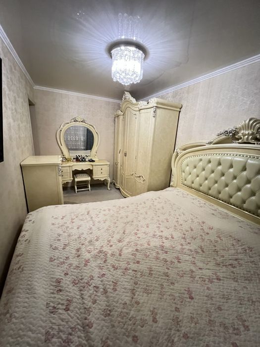 Продам квартиру 4-х комнатную с ремонтом на Мирзо Улугбекском  р-не