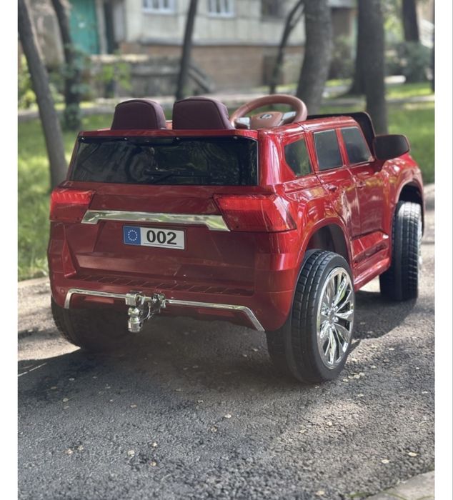 Продам машинку детскую
