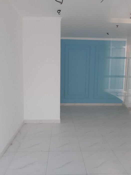 Фаргона шахар кийим бозори магазин сотилади