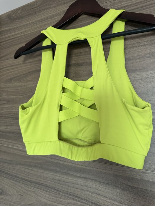 спортно бюстие nike