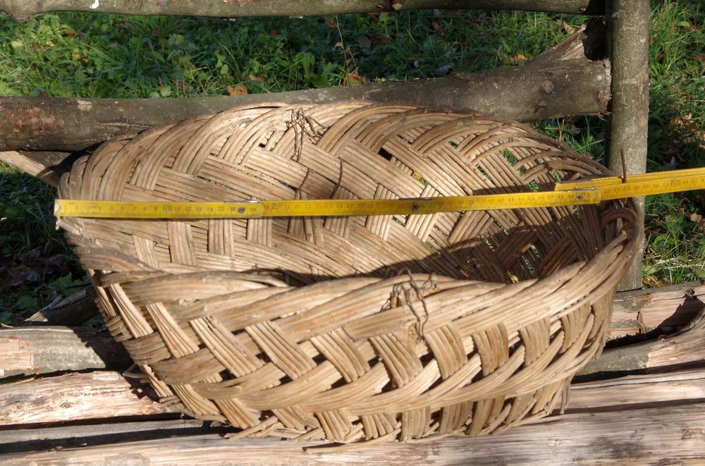 Стари плетени кошници и плетен кош