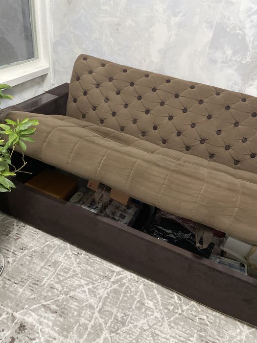 Продаётся Диван 5 летний