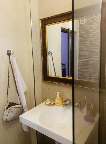 Дава се под наем Двустаен апартамент в Бургас, Възраждане - 65 кв.м за 663 € - Снимка #4